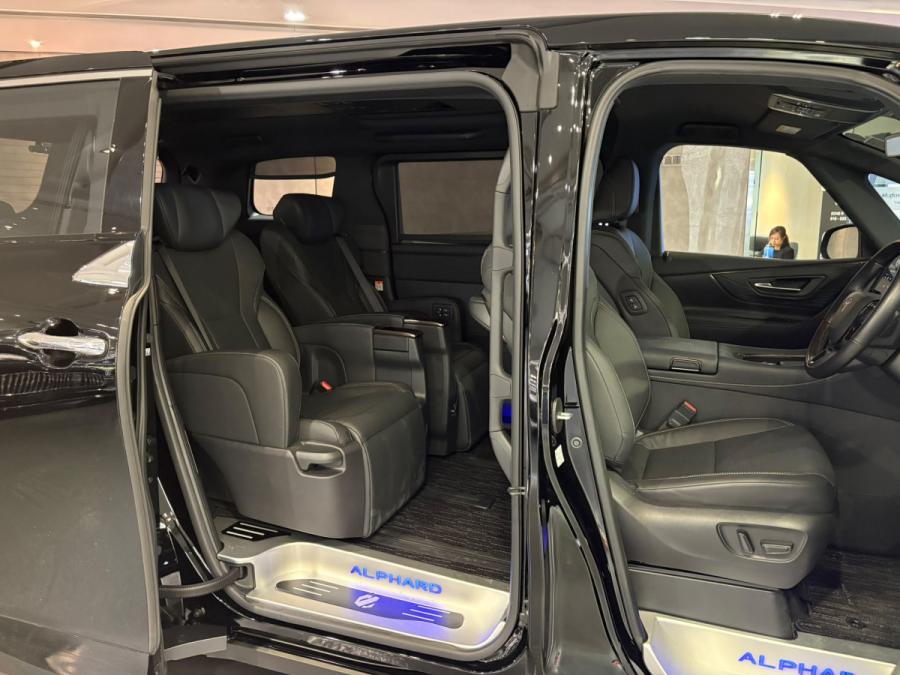 Alphard 2.5 Z - Image 4
